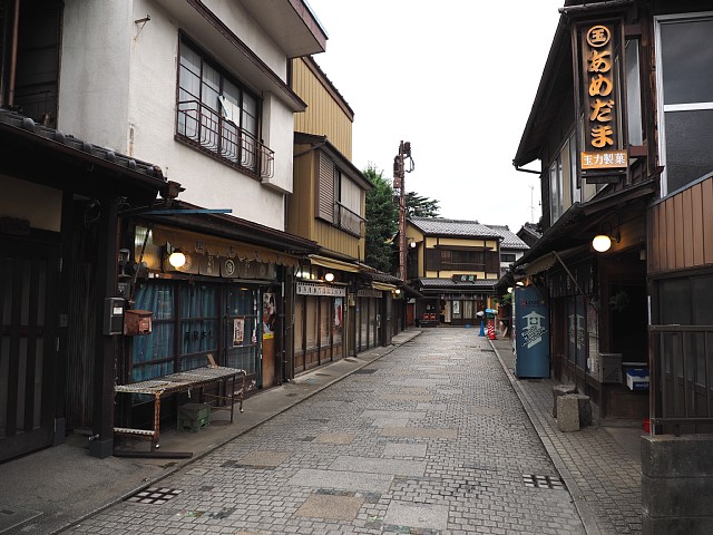 菓子屋横丁