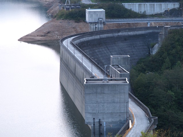 有峰ダム