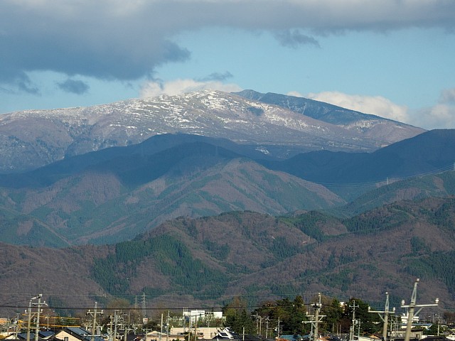 四阿山