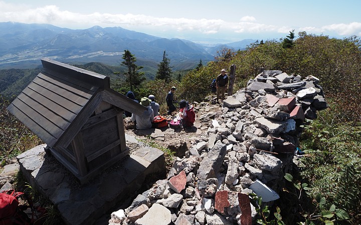 四阿山山頂