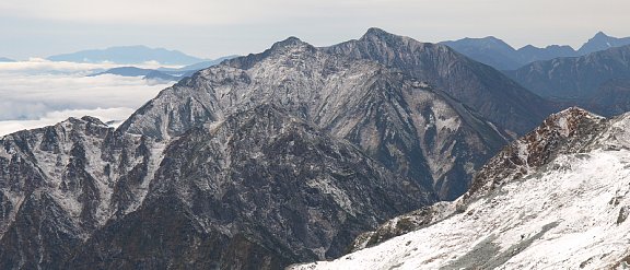 白馬鑓ヶ岳より見る五龍・鹿島槍