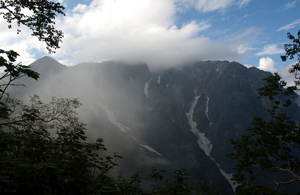鹿島槍ヶ岳の山体