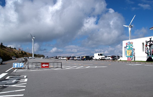 美ヶ原高原美術館駐車場