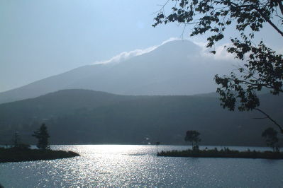 白樺湖から蓼科山