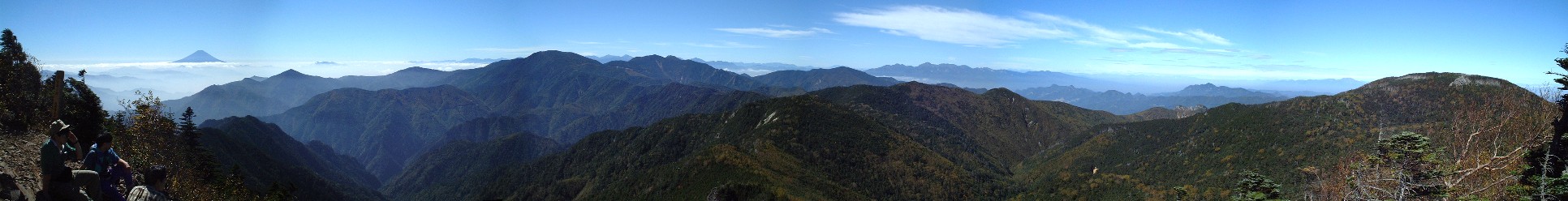 甲武信山頂からの見晴らし