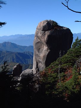 鋸岩