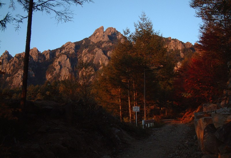 夕刻の瑞牆山