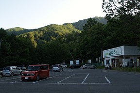 尾白渓谷駐車場