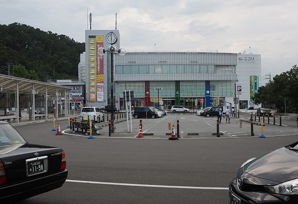 韮崎駅前ロータリー