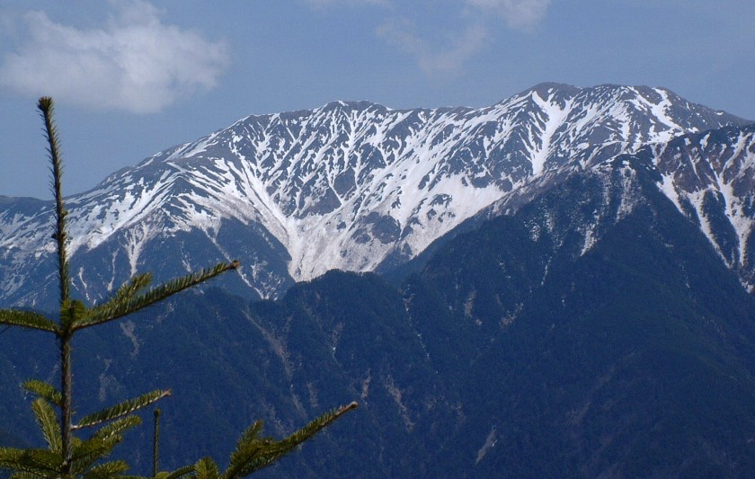 残雪の赤石岳