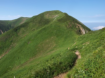 御舎利山近景