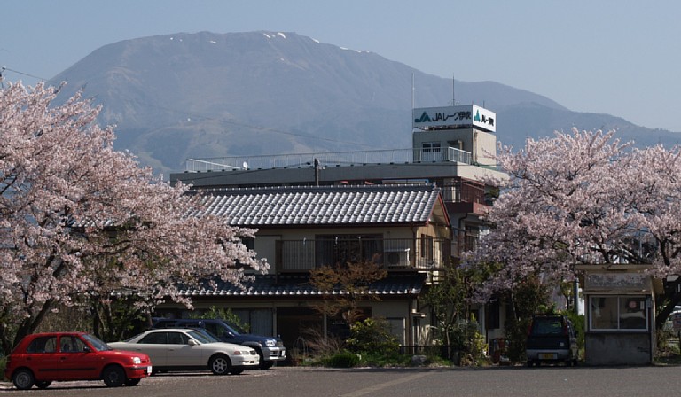 伊吹山春景