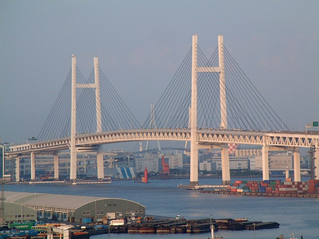横浜ベイブリッジ