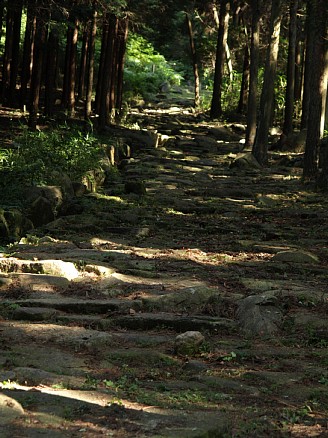 琵琶峠の石畳