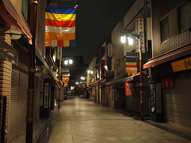 夜の仲見世通り