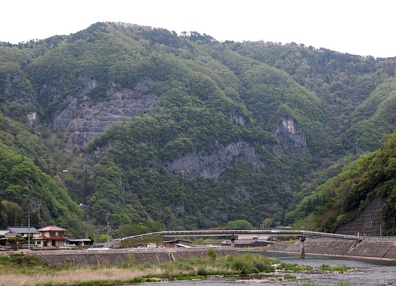 成羽川
