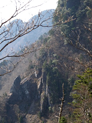 大普賢の岩壁