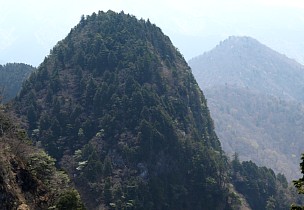 岩峰