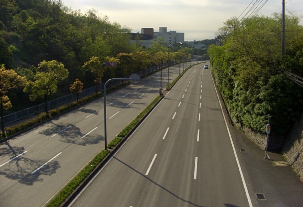 高倉台の県道65号歩道橋