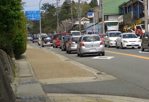 六甲山上渋滞中