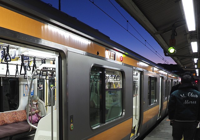 東京行き列車