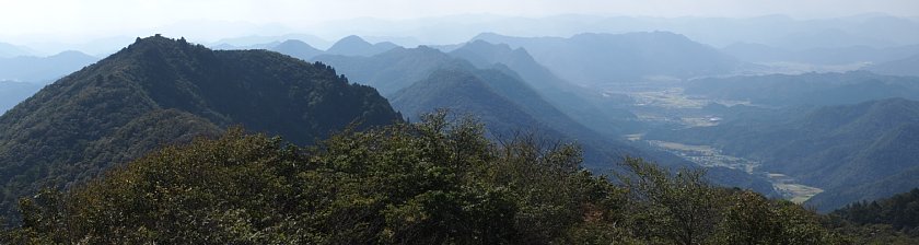 多紀連山