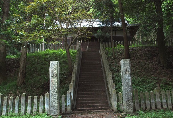 姫石神社・裸石神社