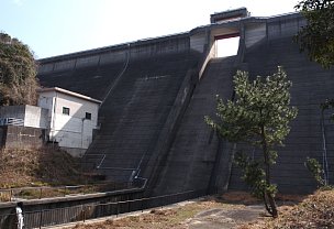 鮎屋川ダム