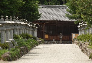 御霊神社