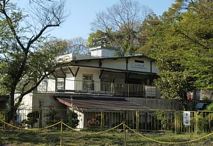 ケーブル高安山駅