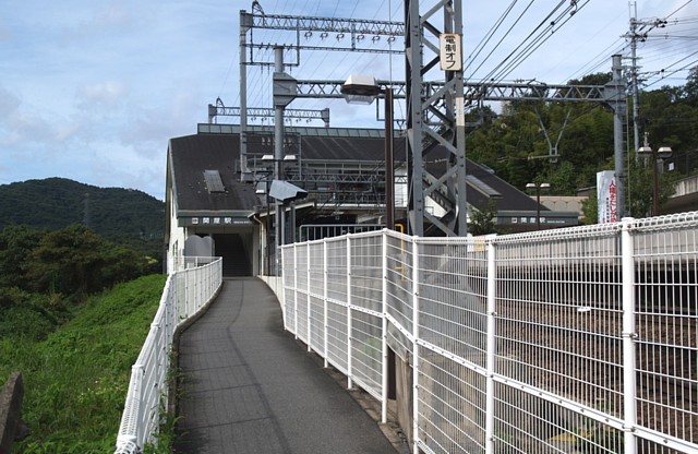 関屋駅