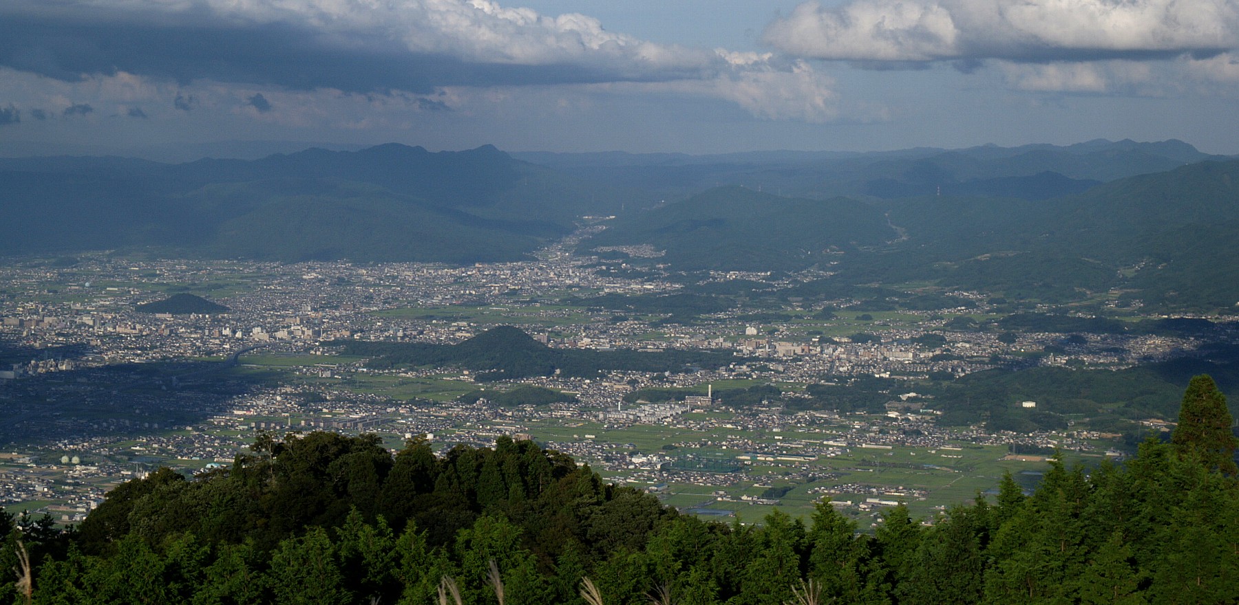 葛城山より奈良盆地