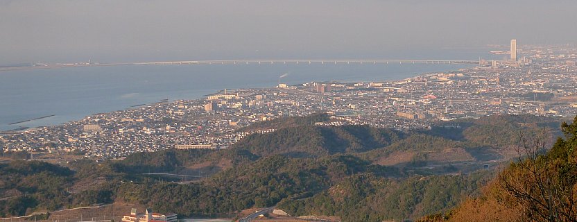 関西空港とスカイゲートブリッジ