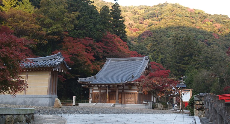 滝安寺・みのお弁財天