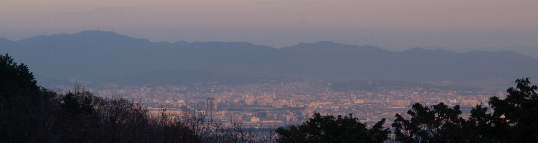 夕日の京都盆地