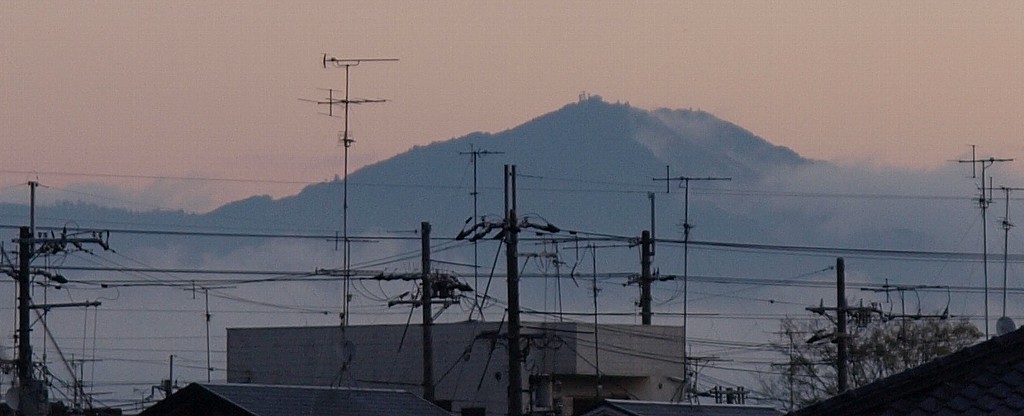 朝靄の比叡山