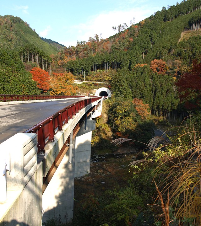 第四橋梁と第三トンネル