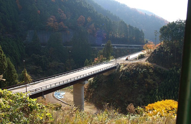 第四橋梁と清滝川
