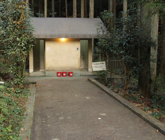 江文神社の公衆トイレ