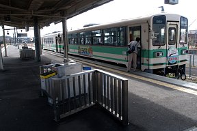 JR貴生川駅