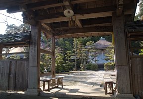 伊勢廻寺山門