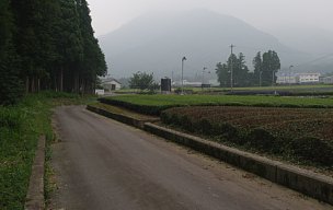 雲母峰の山影