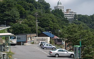 湯の山温泉バス停