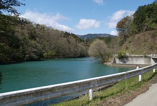 平尾池の道