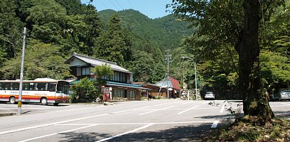 横蔵寺駐車場