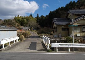 県道191号を離れる