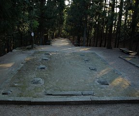 東の宮境内