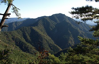 鳳来寺山