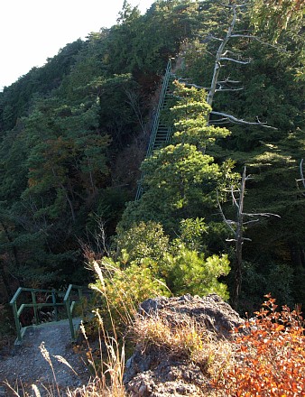 這い登る階段