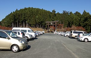 秋葉神社駐車場